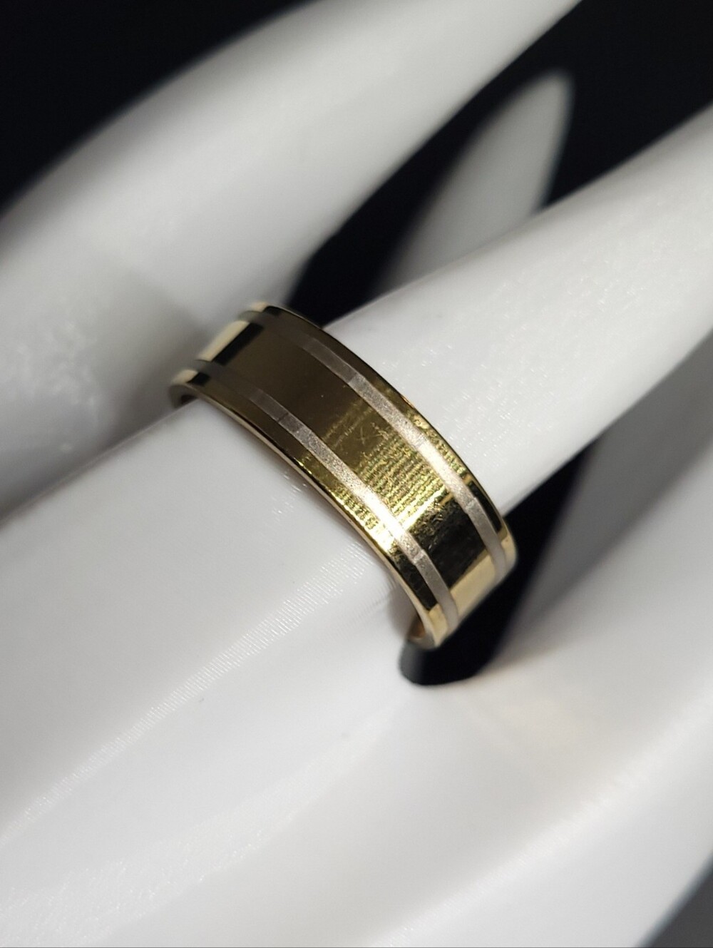 $1 | 10 | Striped Duo-Tone Wide Band Ring